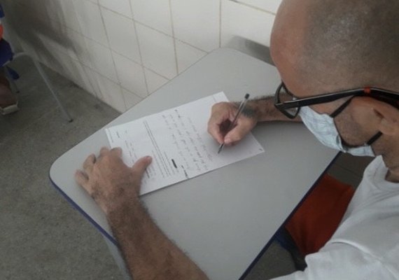 Uma carta para você: Projeto reduz distância entre reeducandos e familiares