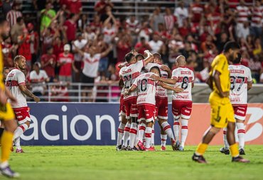 CRB x Vitória: veja prováveis escalações, horário e tudo sobre o duelo no Rei Pelé