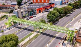 Instalação de passarela interditará trecho de avenida em Maceió