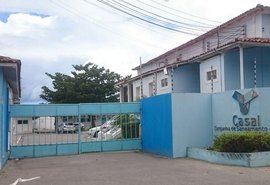 Casal realiza manutenção em poços do residencial Maceió I