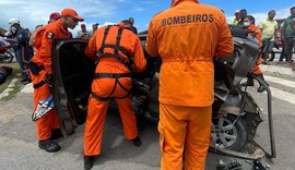 Grave acidente entre dois veículos deixa três vítimas no Pontal da Barra, em Maceió