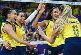 Brasil vence Japão no vôlei feminino e garante vaga nas quartas de final