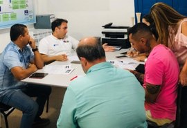 Prefeitura do Pilar distribui kits de higiene para moradores mais carentes