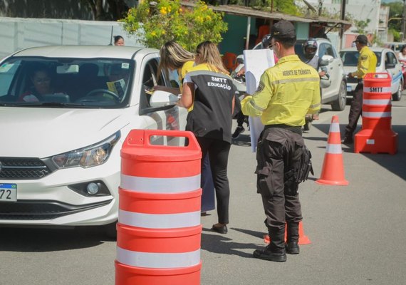 SMTT Penedo realiza blitz educativa sobre a campanha Maio Amarelo