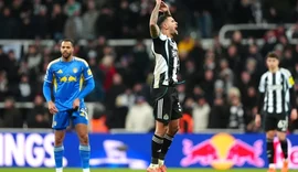 Arsenal negocia Bruno Guimarães por 90 milhões de euros com Newcastle