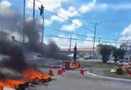 Protesto de pescadores fecha Porto de Maceió durante chegada do último cruzeiro da temporada
