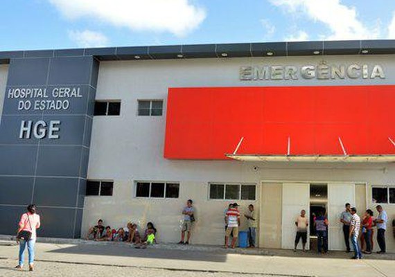 Grávida de 8 meses está entre os feridos após colisão entre carro e moto