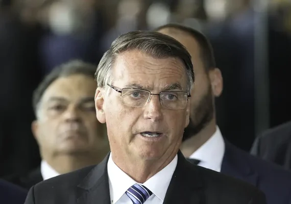 Governador do PL contraria Bolsonaro sobre disputa ao Senado em 2026