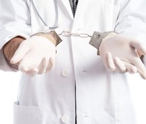 Médico é condenado por abuso sexual contra pacientes em Maceió