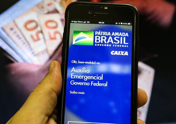 Beneficiários recebem hoje auxílio emergencial da Caixa