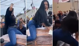 Vídeo: Mulher rebola sobre caixão em sepultamento