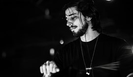 Sábado no 300 Sky Bar: Dorsa conduz a trilha sonora de uma noite acima de São Paulo