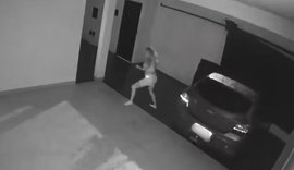 Após susto, moradora decide vender carro que se moveu sozinho: “Vai com...”