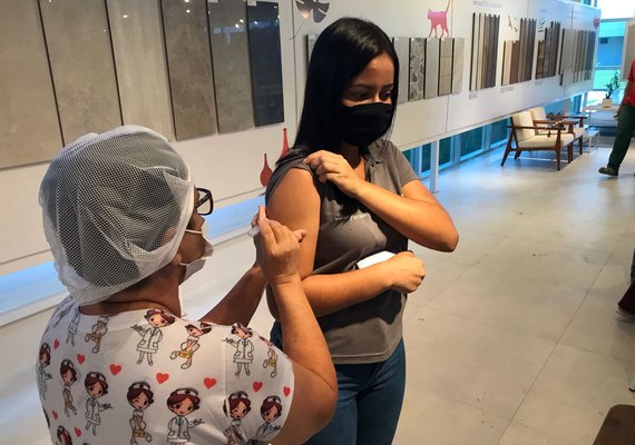 Prefeitura de Marechal Deodoro inicia 2ª e 3ª dose para mais de 3 mil trabalhadores