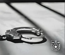 Homem é preso após furtar portão de alumínio em Maceió