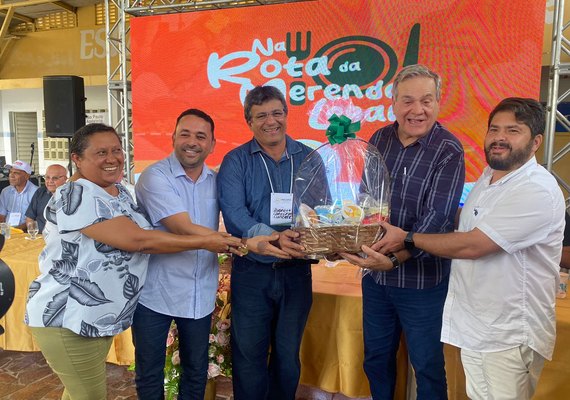 Governador em exercício, Ronaldo Lessa prestigia lançamento do Rota da Merenda e defende cooperativismo