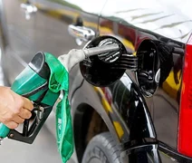 Preços nos postos: Etanol fica estável e gasolina cai na média nacional