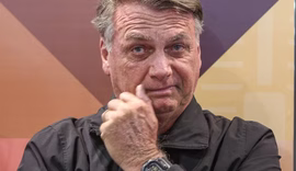 52% dos brasileiros acham que Bolsonaro deveria ser preso por tentativa de golpe de Estado, aponta Datafolha