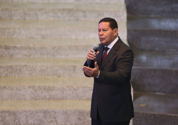 Mourão defende desvinculação de recursos do Orçamento da União