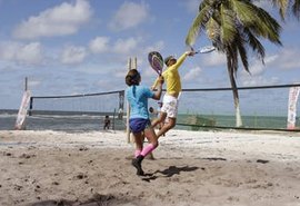 Praia do Francês recebe circuito de Beach Tennis durante o feriado