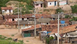 Adolescente é assassinado na porta de casa após ser arrastado pra rua pelos criminosos