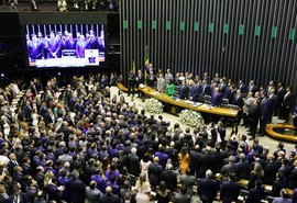 Deputados tomam posse e Rodrigo Maia, informou a renúncia do deputado Jean Wyllys