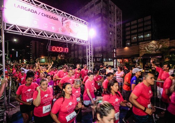 Corrida Solidária Maceió Rosa reúne mil atletas na Pajuçara