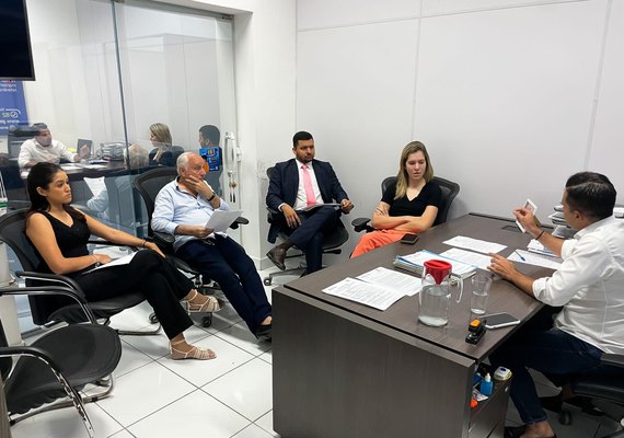 Deputada solicita ao Procon-AL fiscalização sobre descumprimento de legislação por planos de saúde