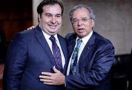 Renan media conversa entre Paulo Guedes e Rodrigo Maia