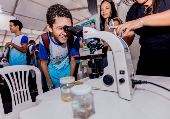 Semana da Ciência promove experiências cultural e tecnológica para alunos de escolas municipais