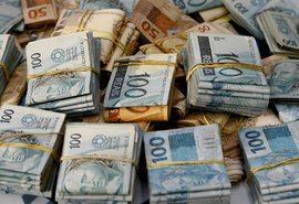 Presidenciáveis arrecadam R$ 143 milhões; 64,8% são recursos públicos