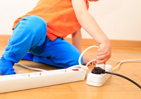 Brinquedos eletrônicos exigem atenção dos pais para evitar acidentes