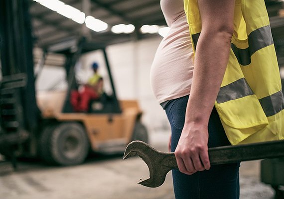 STF mantém decisão que proíbe gestantes em atividade insalubre