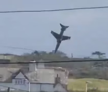 Caça da Força Aérea britânica cai e explode em solo no País de Gales