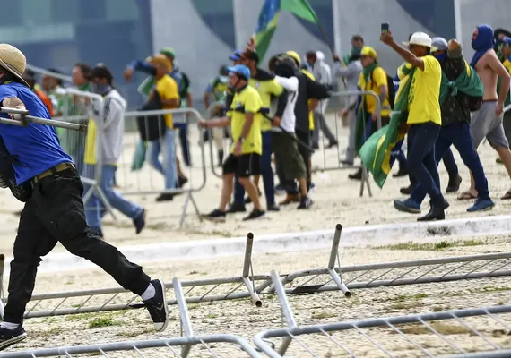 Organizações sociais repudiam derrubada de veto ao PL da Dosimetria