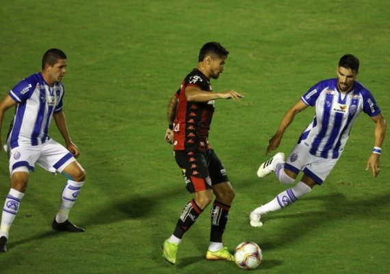 CSA e vitória se enfrentam no Rei Pelé esta terça (22)