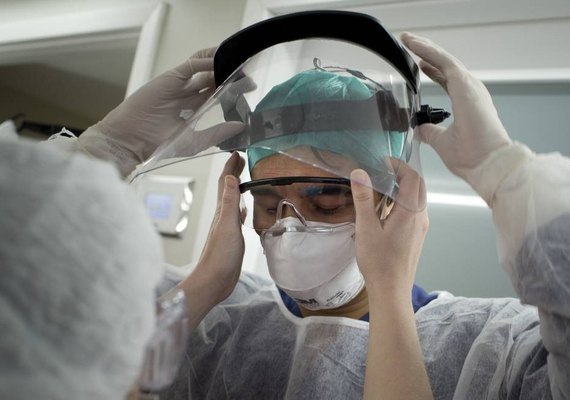 Ministério cria canal de suporte psicológico para profissionais de saúde