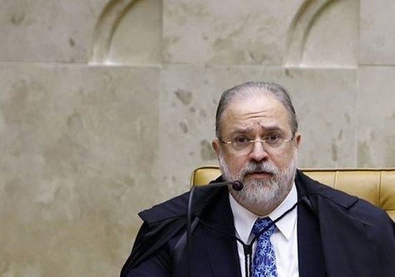 Com demissão de Moro, Bolsonaro agora considera indicar Aras ao STF