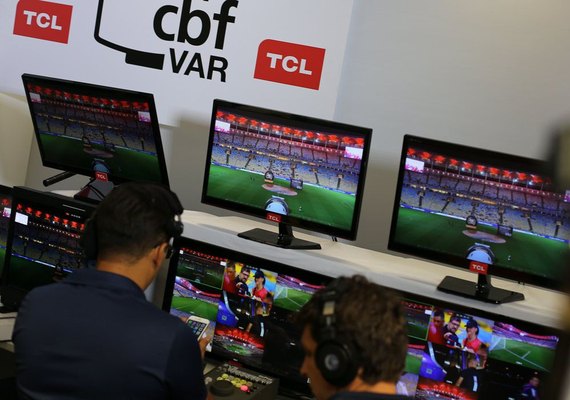 CBF demite diretor do VAR e 9 integrantes da comissão de arbitragem