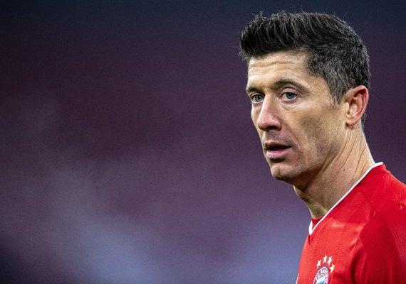 Lewandowski está fora de jogo entre Bayern e PSG