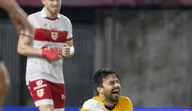 Goleiro Matheus Albino sofre luxação no ombro e passará por cirurgia no CRB