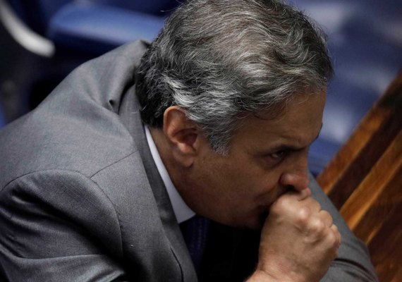 Tucanos mantêm apoio a Aécio e não pensam em expulsar senador do PSDB