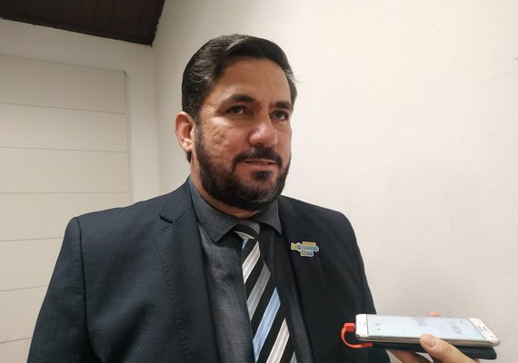 Vereador denuncia desperdício na Secretaria de Saúde