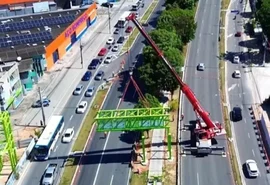 Trecho da Avenida Durval de Góes Monteiro será bloqueado neste sábado para instalação de passarela