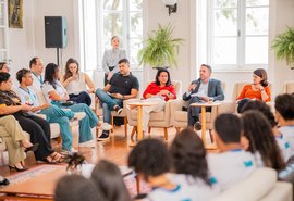 Estudantes conhecem o Museu Palácio e têm diálogo participativo com o governador e secretários de Estado