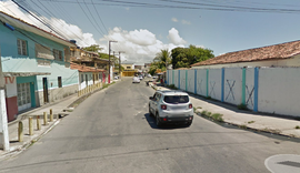 Obra emergencial de esgotamento sanitário interdita rua na Ponta Grossa; saiba qual