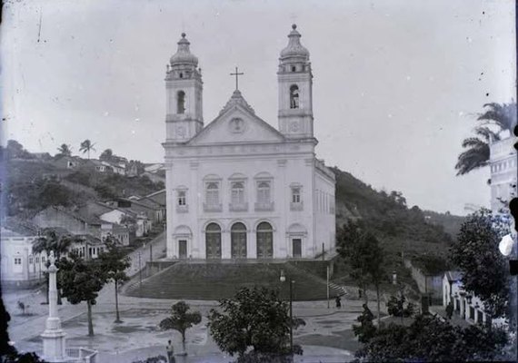 Catedral Nossa Senhora dos Prazeres é considerada a 'espinha dorsal' de Maceió; entenda