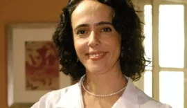 Atriz Silvia Buarque relata luta contra câncer e dupla mastectomia