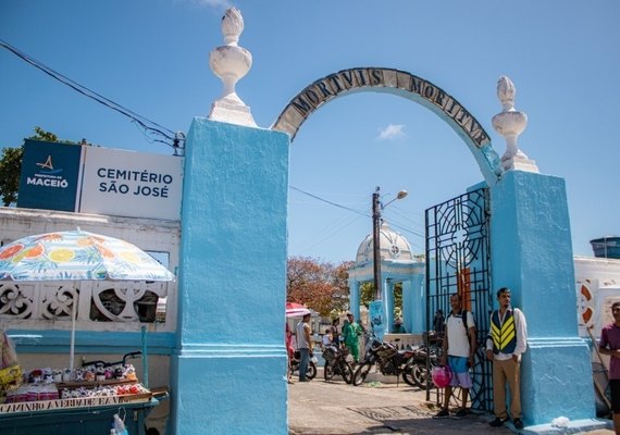 Dia de Finados: mais de 50 mil pessoas são aguardadas nos cemitérios de Maceió