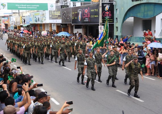 Desfile de 7 de setembro marca patriotismo e encanta público